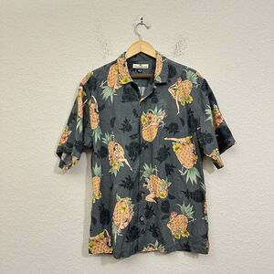 TOMMY BAHAMA Silk Hawaiian SS Shirt Gray Pin-Up Girl Pineapple Beach